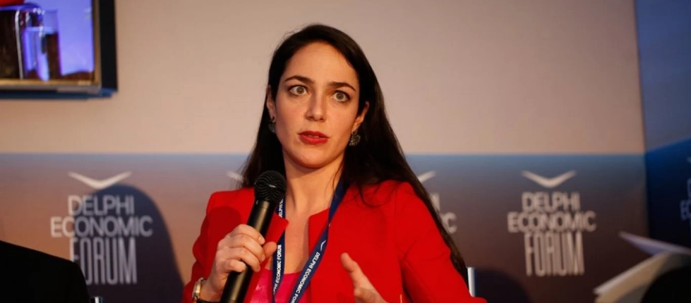 Έχουν μείνει άναυδοι στο Μαξίμου από τα «μαργαριτάρια» της Δόμνας: «Παιδιά να την προσέχετε...»